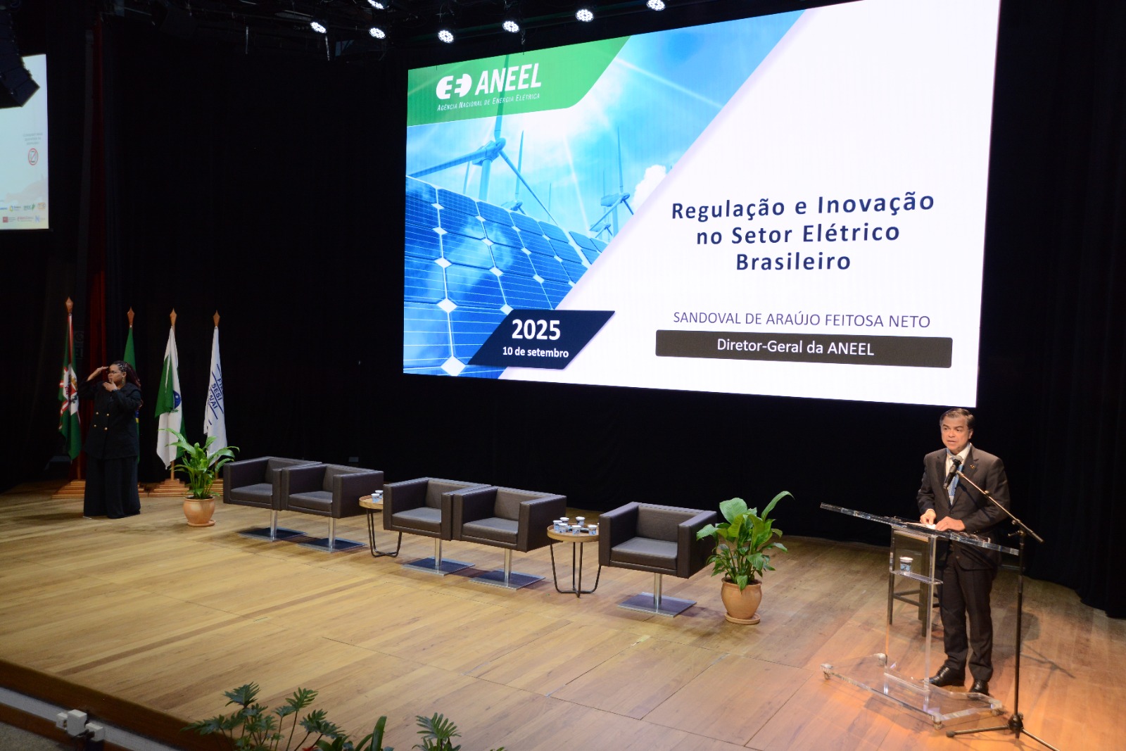 Sandoval Feitosa Neto, diretor-geral da Agência Nacional de Energia Elétrica (Aneel), abriu a Smart Energy 2025 e abordou desafios do setor