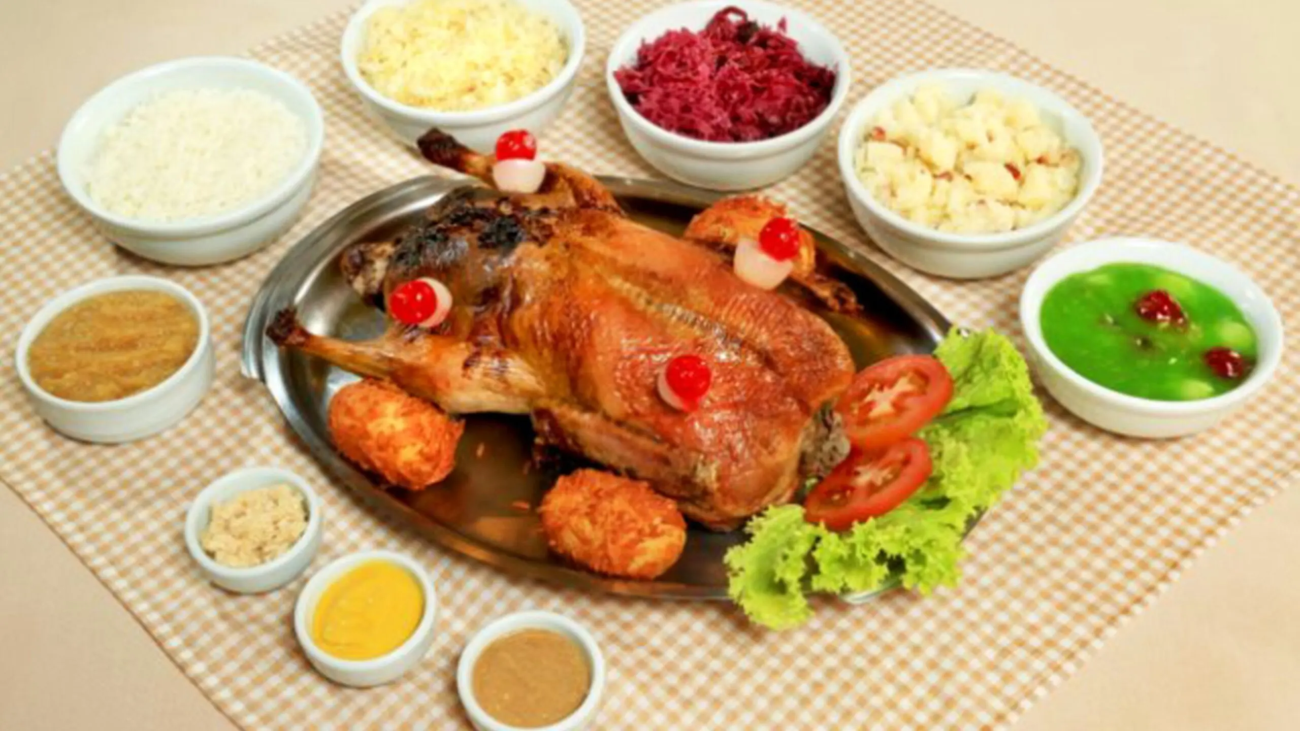 Marreco assado, prato que dá nome a uma das festas mais famosas festas de Santa Catarina, a Fenarreco, em Brusque.