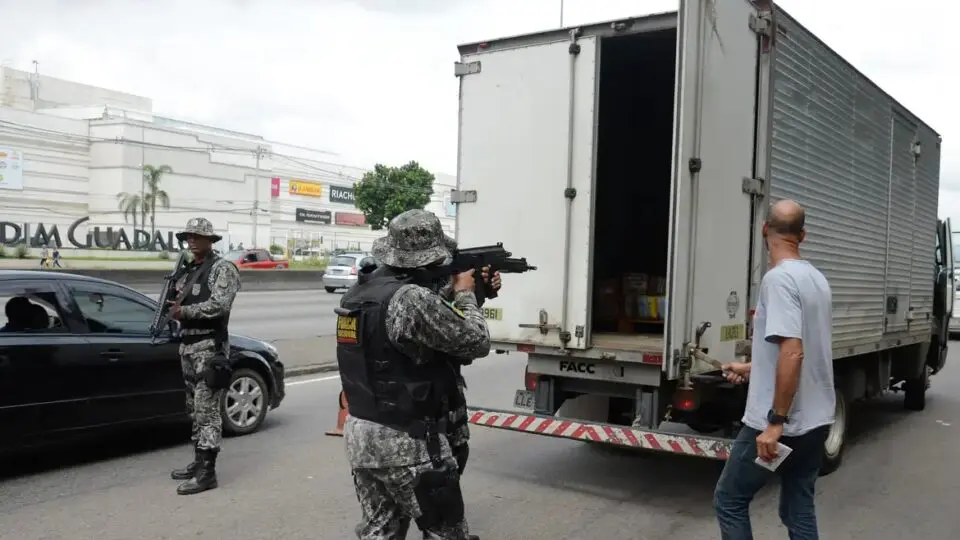 Roubo de cargas: forças policiais e tecnologia auxiliam na prevenção e investigação de roubos de cargas.