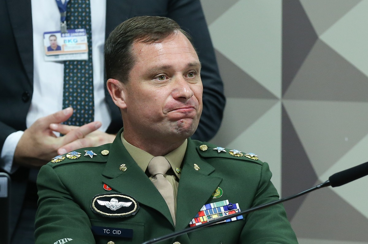 Delator Mauro Cid é condenado a dois anos de prisão em regime aberto