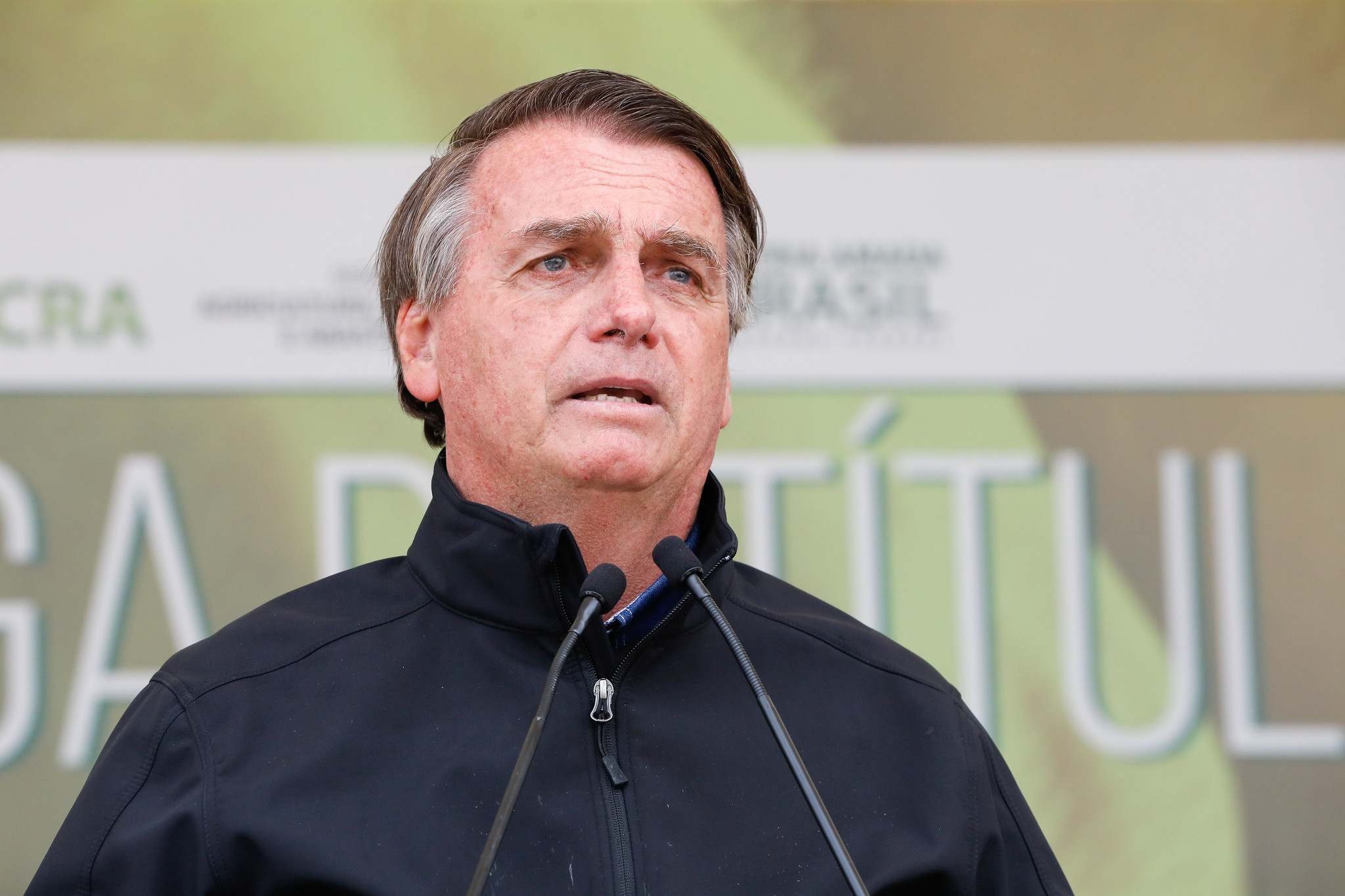 Penas impostas pela Primeira Turma do STF a Bolsonaro e seus aliados variam de 2 anos, em regime aberto, a 27 anos de prisão.