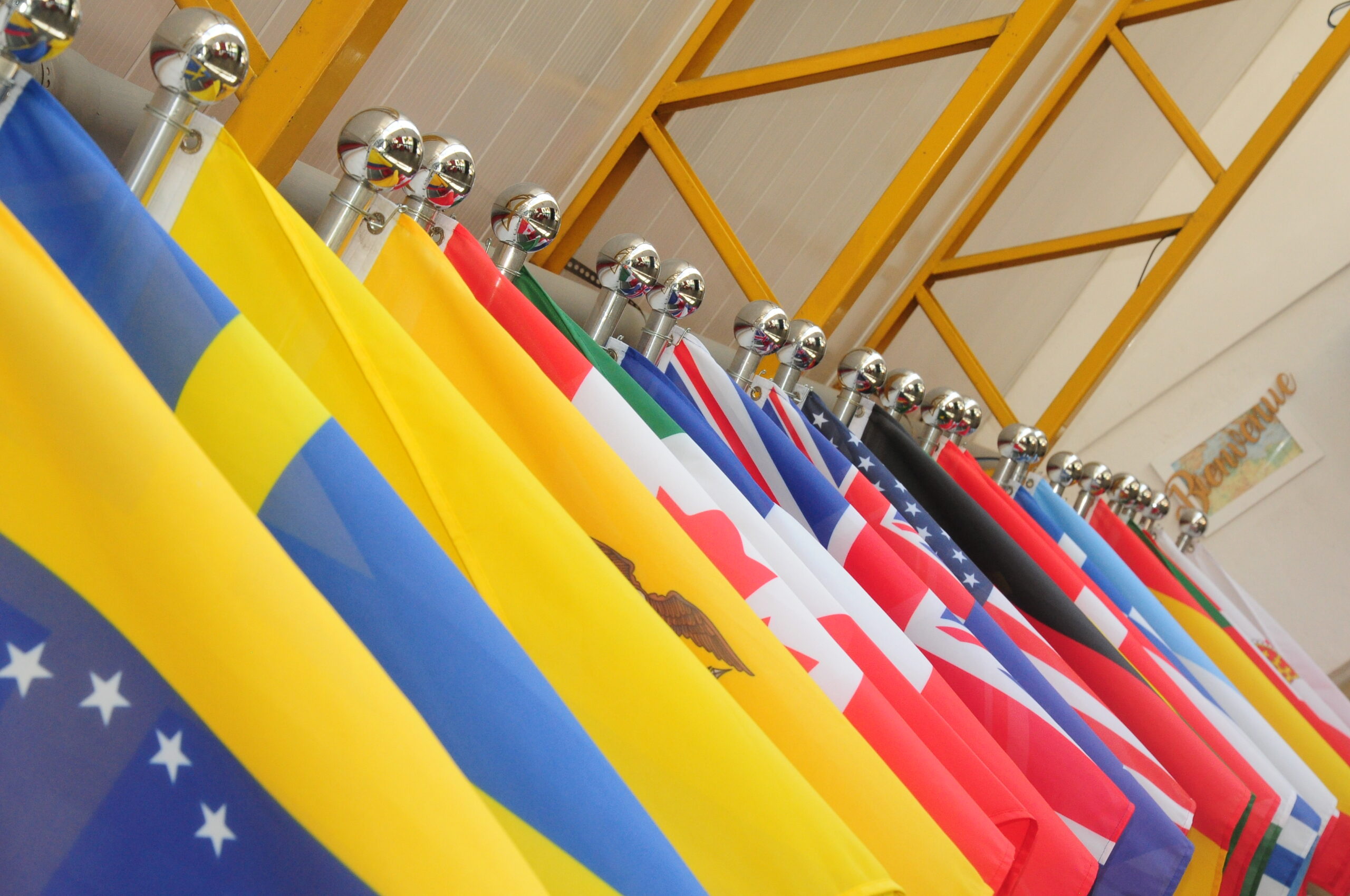 Mais que um currículo, uma conexão com o mundo. No Colégio Suíço-Brasileiro, o multilinguismo é a base para uma educação internacional de verdade, preparando alunos para um futuro sem fronteiras.