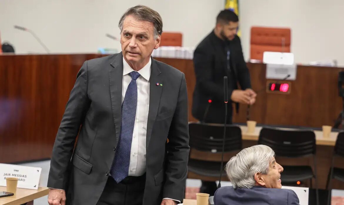 Governadores reagem à condenação de Bolsonaro e cobram votação da anistia.