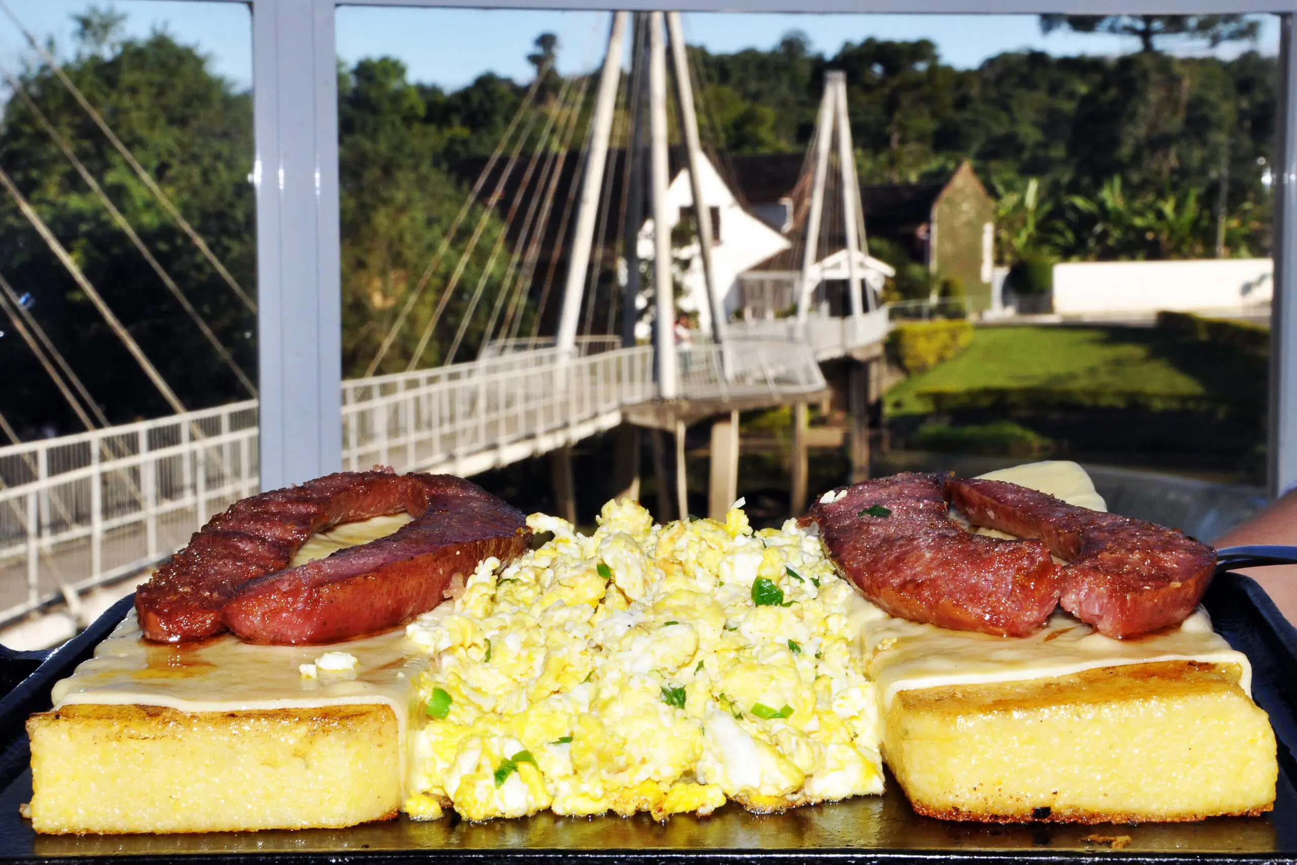 Timbó preserva a herança cultural europeia e é conhecida como o “Vale Europeu em uma cidade”.