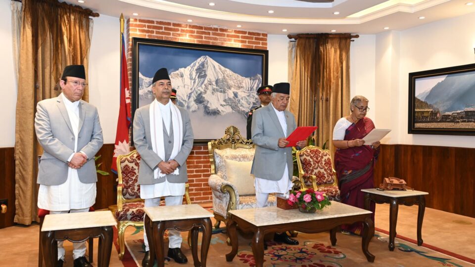 Juíza que combateu a corrupção assume Nepal após protestos contra censura