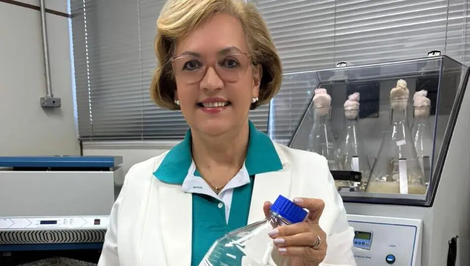 Empreendedorismo sênior: a professora Aneli Dekker usa o que antes ficava restrito a artigos e laboratórios: a beta-glucana, com seus benefícios em cosméticos.