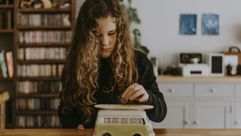 A importância da educação econômica e financeira para jovens