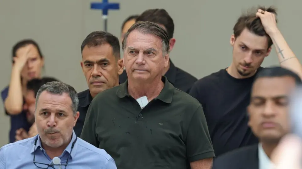 Moraes dá 24h para polícia explicar demora no retorno de Bolsonaro do hospital