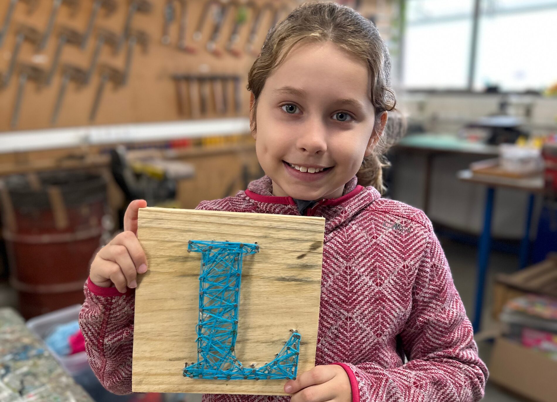 Na aula de Werken, a teoria ganha forma nas mãos dos alunos.