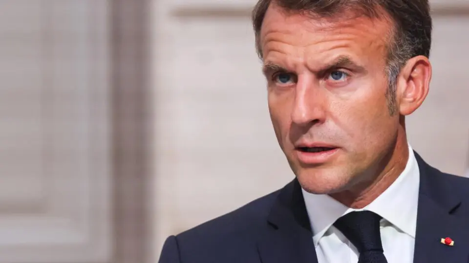 Presidente mais jovem da história francesa, hoje Macron parece um homem envelhecido, ressentido, marcado pelo impacto com a realidade