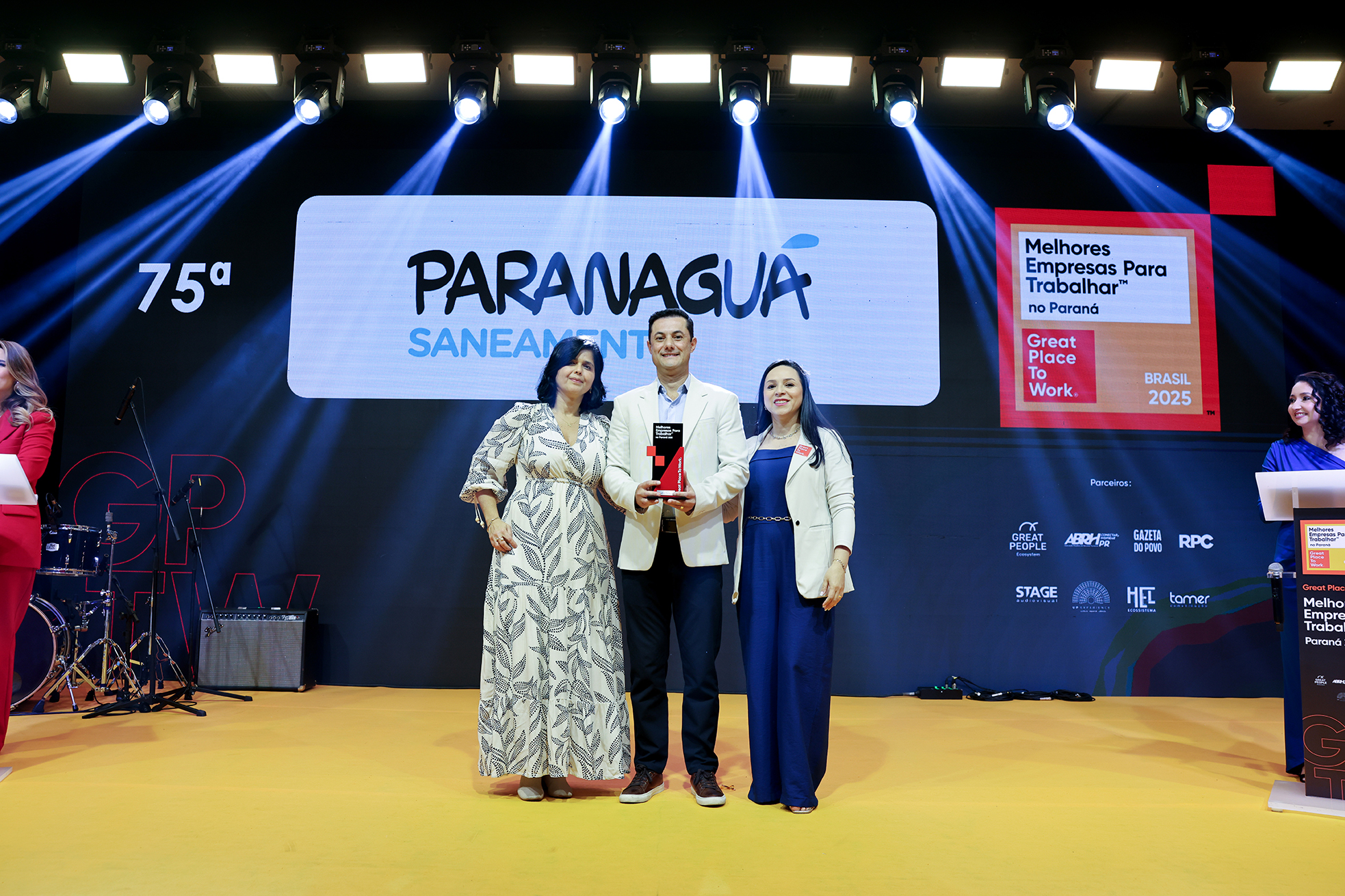 Equipe da Paranaguá Saneamento recebe em Curitiba o prêmio Great Place to Work 2025, que reconhece a empresa como uma das melhores para trabalhar no Paraná.