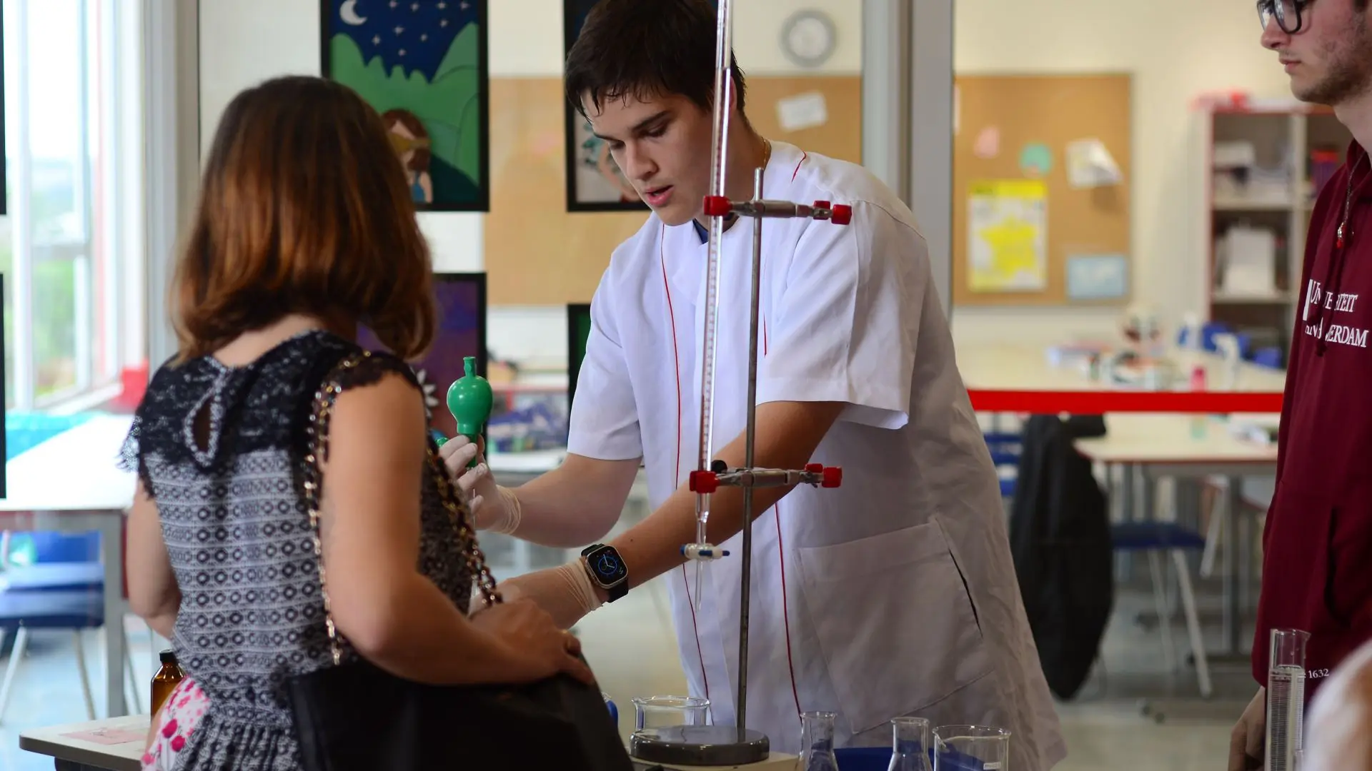 Na Semana de Estudos, cada experiência se transforma em sala de aula — aqui, nossos alunos exploram a ciência de forma prática e significativa.