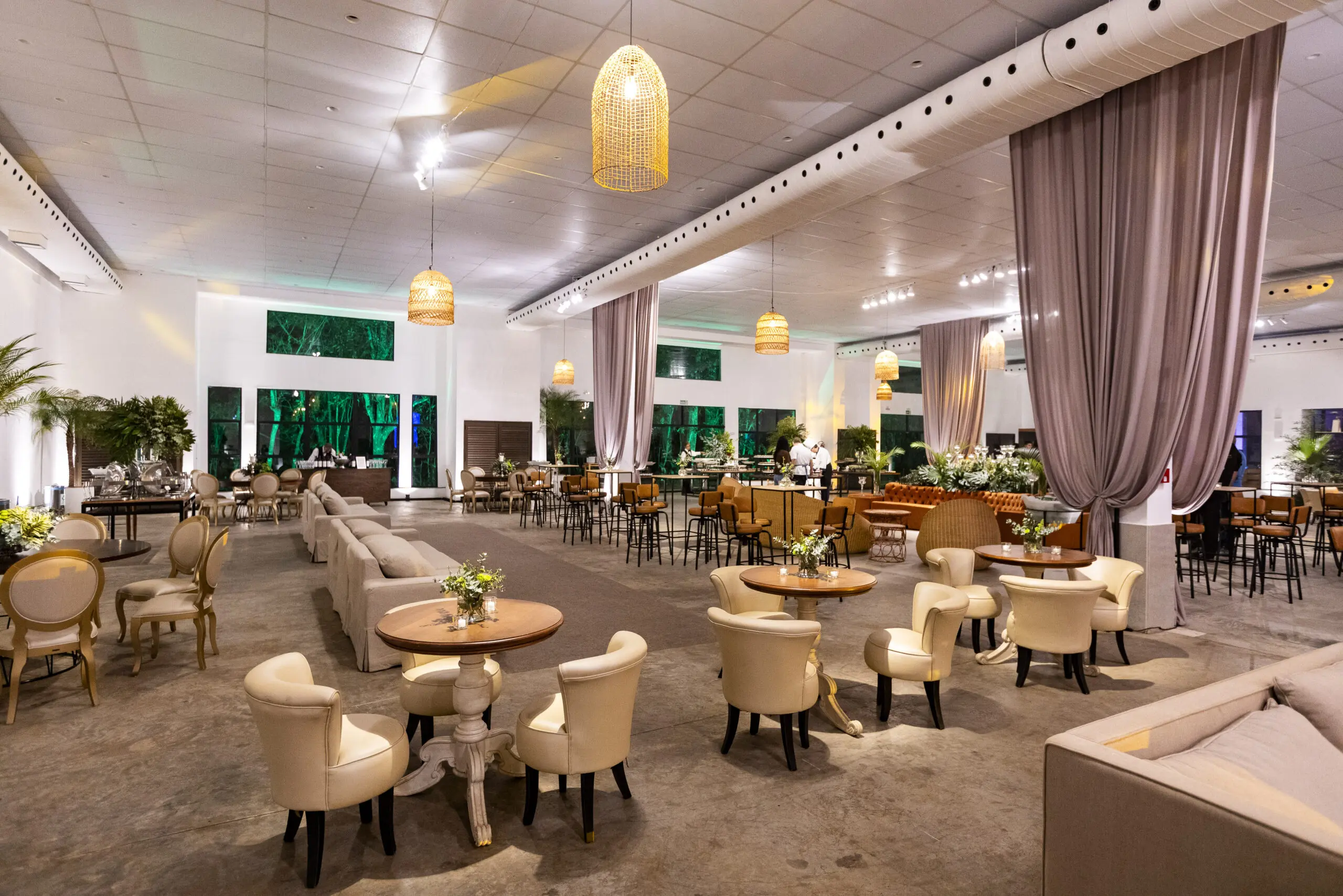 Uma noite para a história: a música atemporal de Ivan Lins em um show único e exclusivo, marcando a estreia do Pátio da Mata. Simplesmente inesquecível.