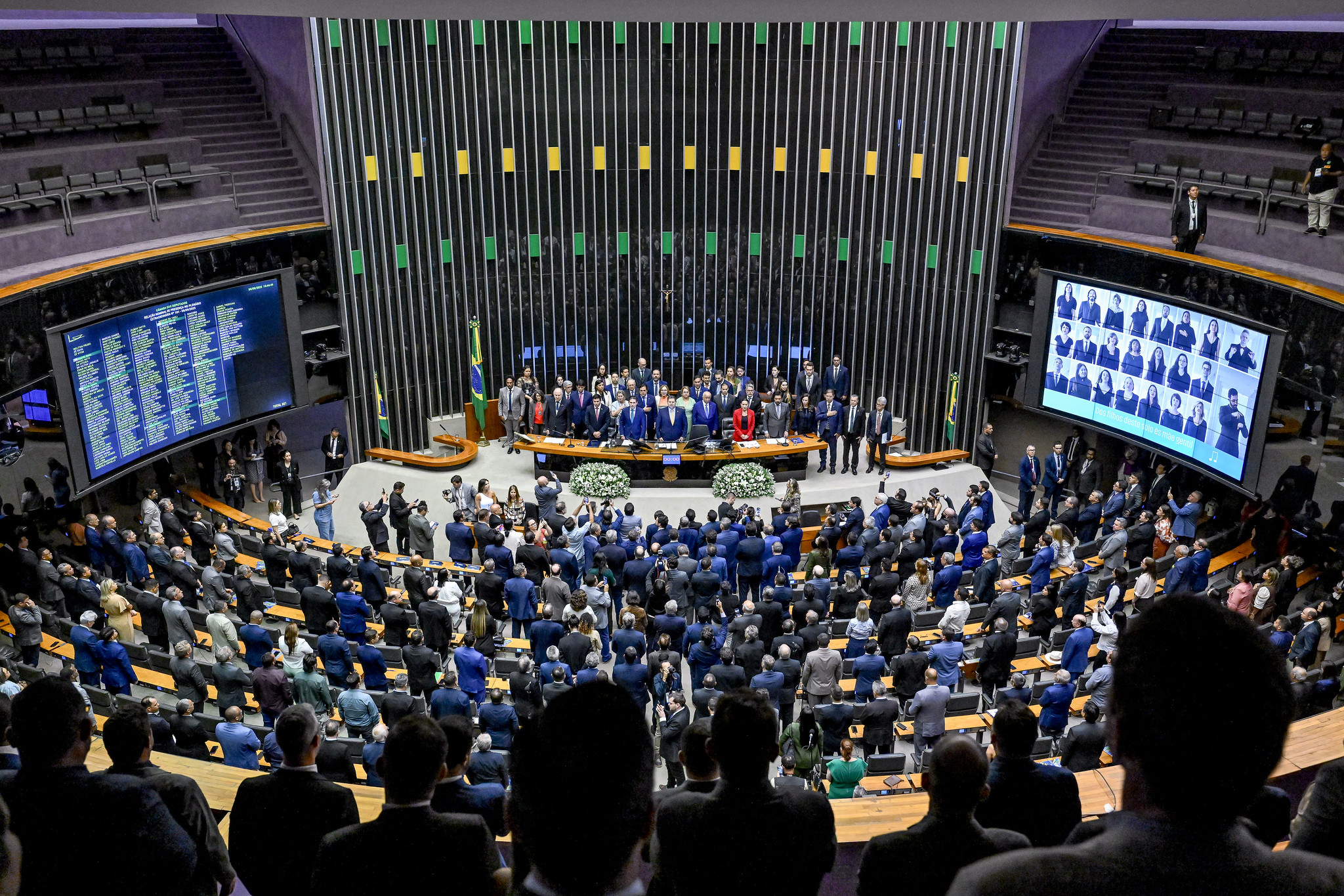 Plenário da Câmara: requerimento de urgência do projeto da anistia será votado pelos deputados