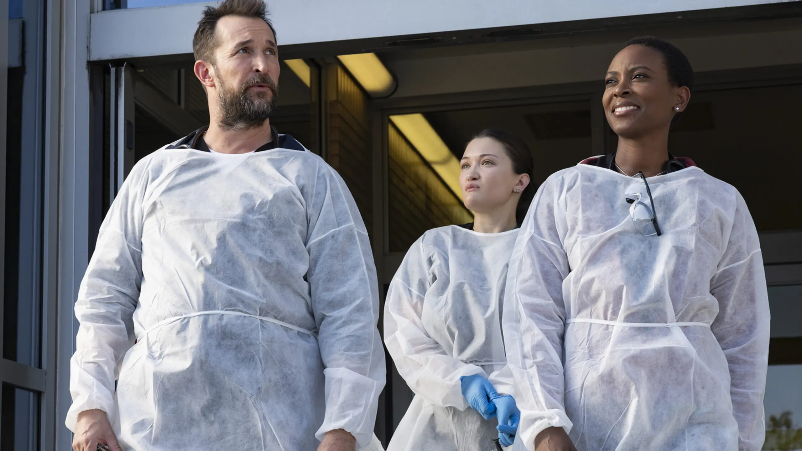 "The Pitt" exige um espectador com estômago para a recriação minimalista de operações altamente urgentes