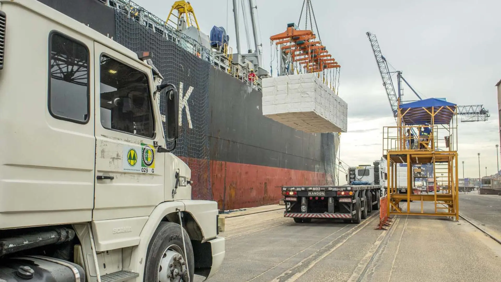 O cooperativismo do Paraná representa atualmente em torno de 30% do faturamento do cooperativismo brasileiro.