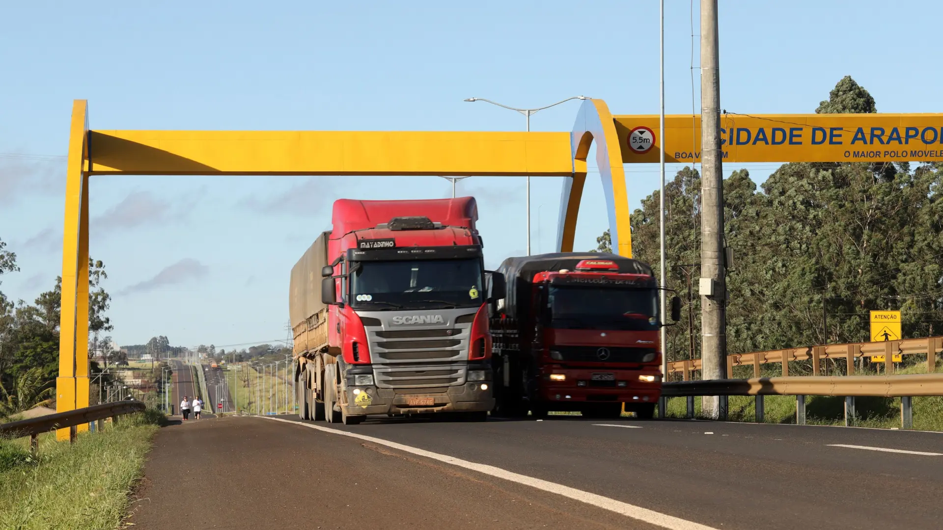 Transporte de cargas é o principal segmento no Paraná, integrado às cadeias do agronegócio e da indústria.