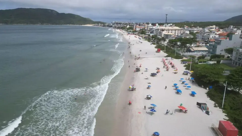 Praia dos Ingleses tem cerca de 80 mil habitantes.