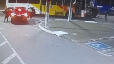 Imagem mostra o momento logo após a colisão do veículo do ex-delegado Ruy Fontes com um ônibus