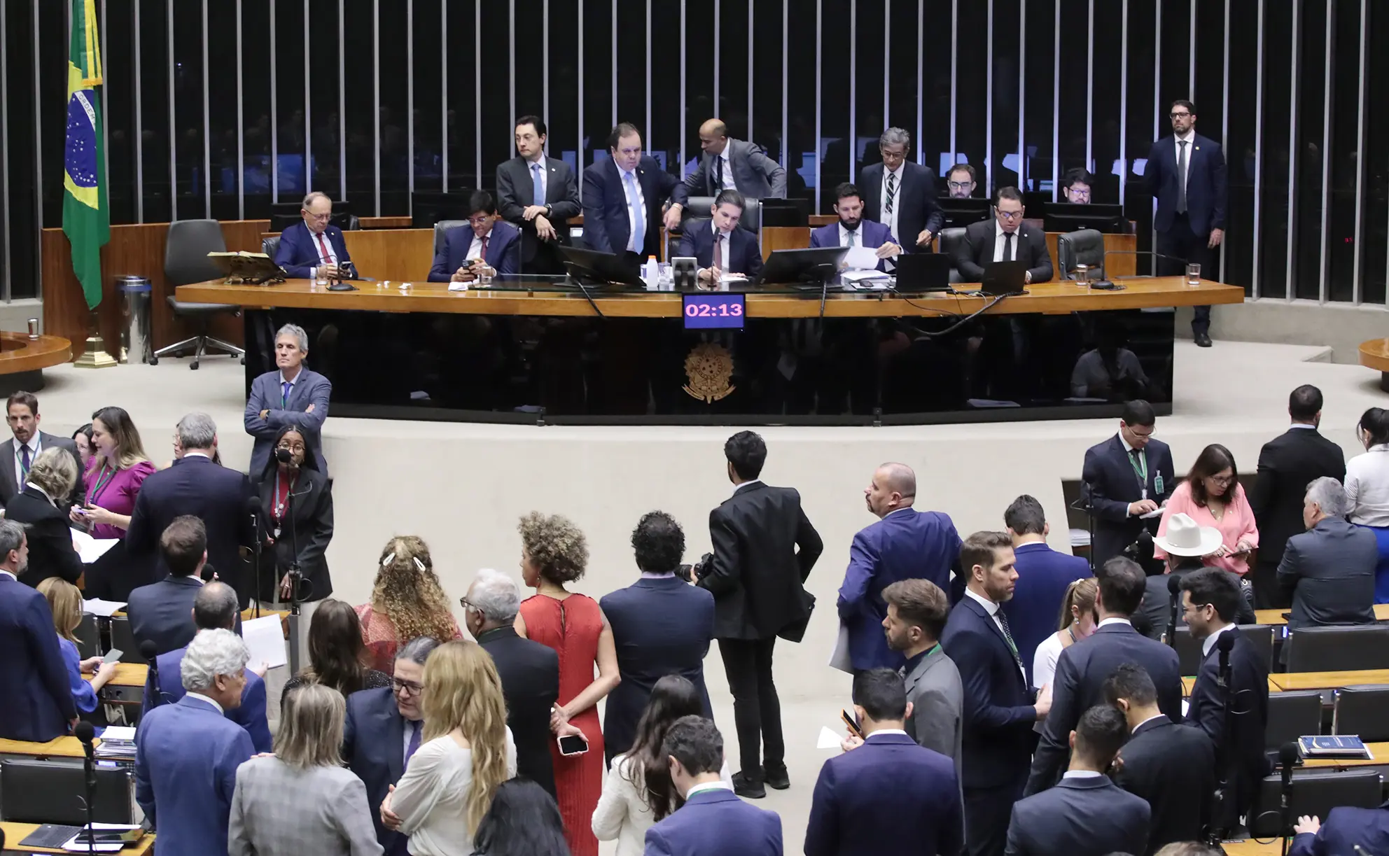 Como votou cada deputado para retomar votação secreta na PEC da Imunidade
