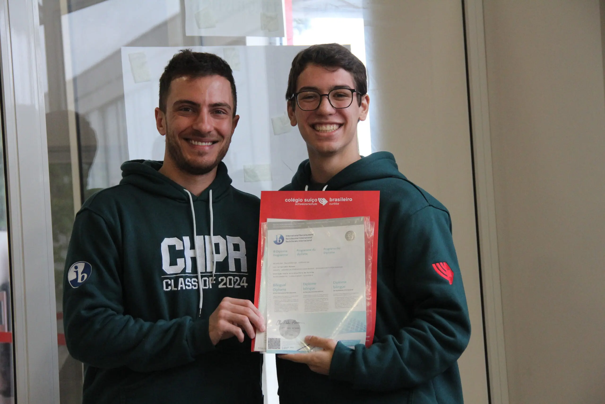 Orientação e desenvolvimento lado a lado. Os professores inspiram e capacitam os alunos a explorarem seu potencial máximo, desenvolvendo as competências necessárias para um futuro brilhante.