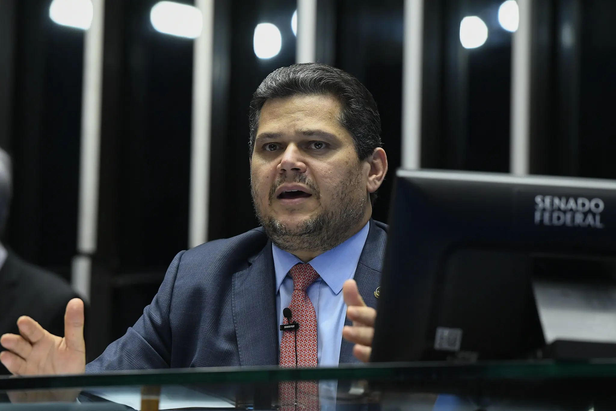 Alcolumbre reclama da oposição e diz que situação no Senado está impossível