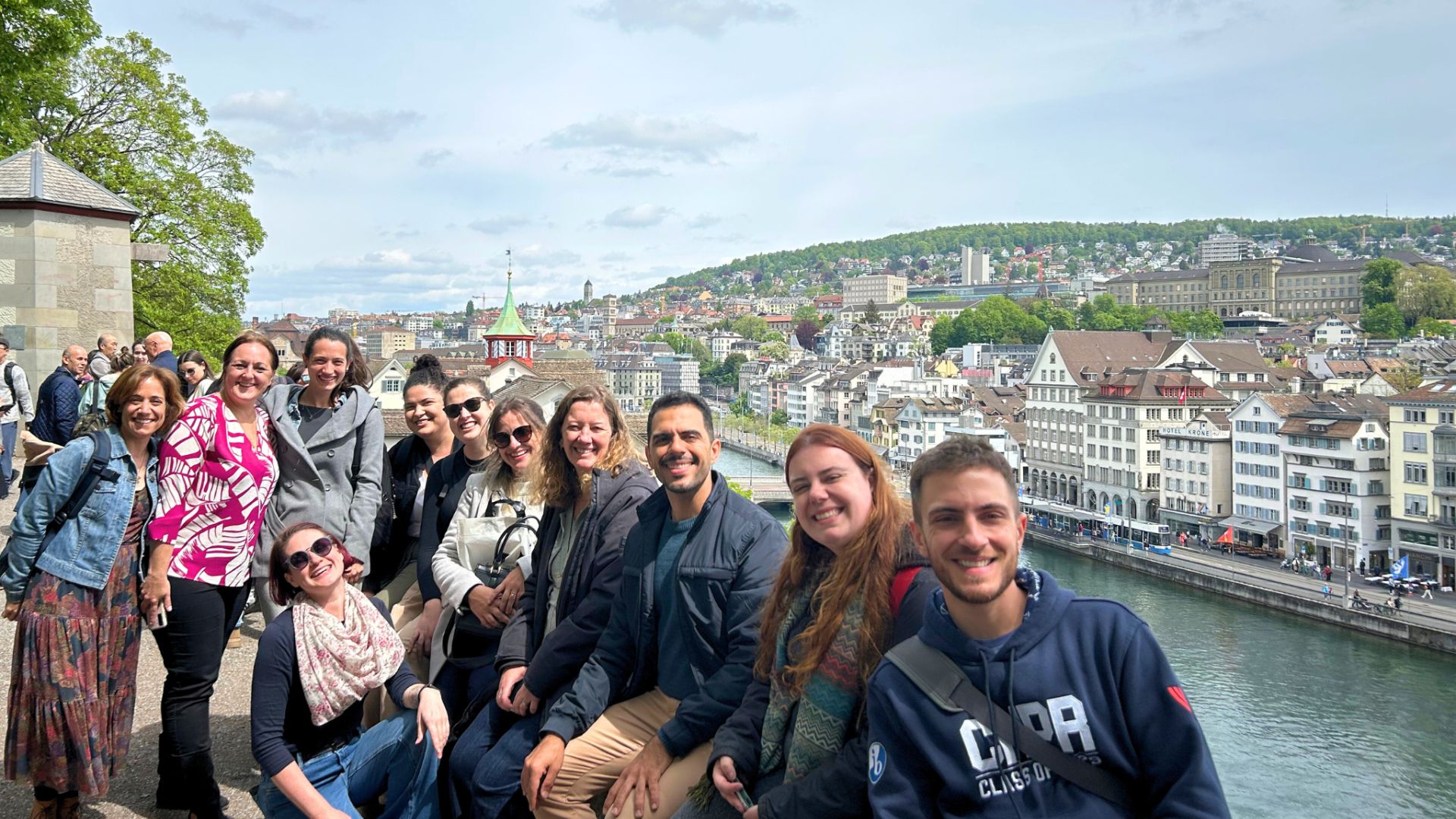 Professores do Colégio Suíço-Brasileiro em intercâmbio internacional, levando a educação sem fronteiras também para a sala de aula.