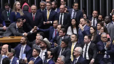 Câmara aprova urgência para tramitação da anistia