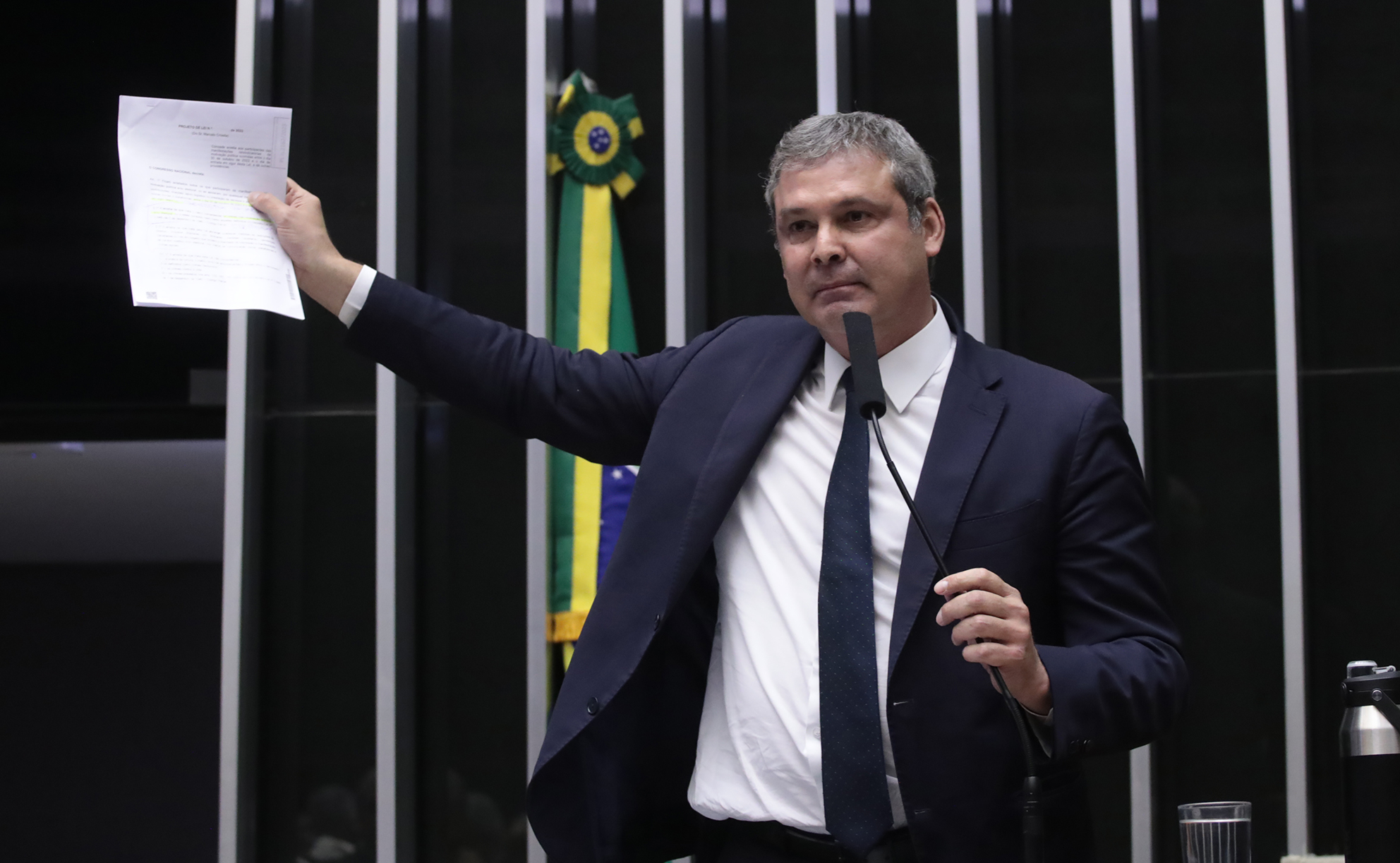 Deputado Lindbergh Farias, líder do PT na Câmara, durante sessão que aprovou a PEC da Imunidade.