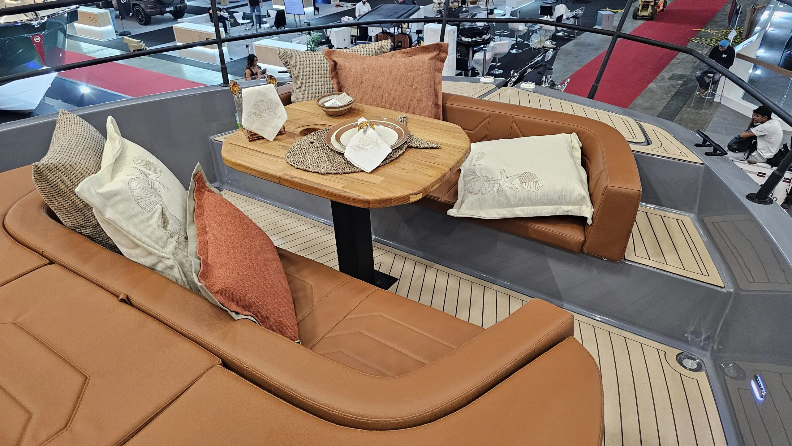 Lancha de luxo Flyer 44