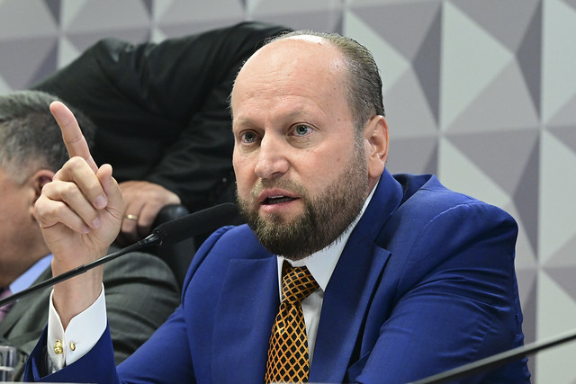 Advogado Nelson Willians presta depoimento à CPMI do INSS mas usa direito de ficar em silêncio.