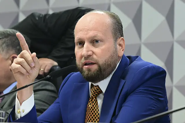 Advogado Nelson Willians presta depoimento à CPMI do INSS mas usa direito de ficar em silêncio.