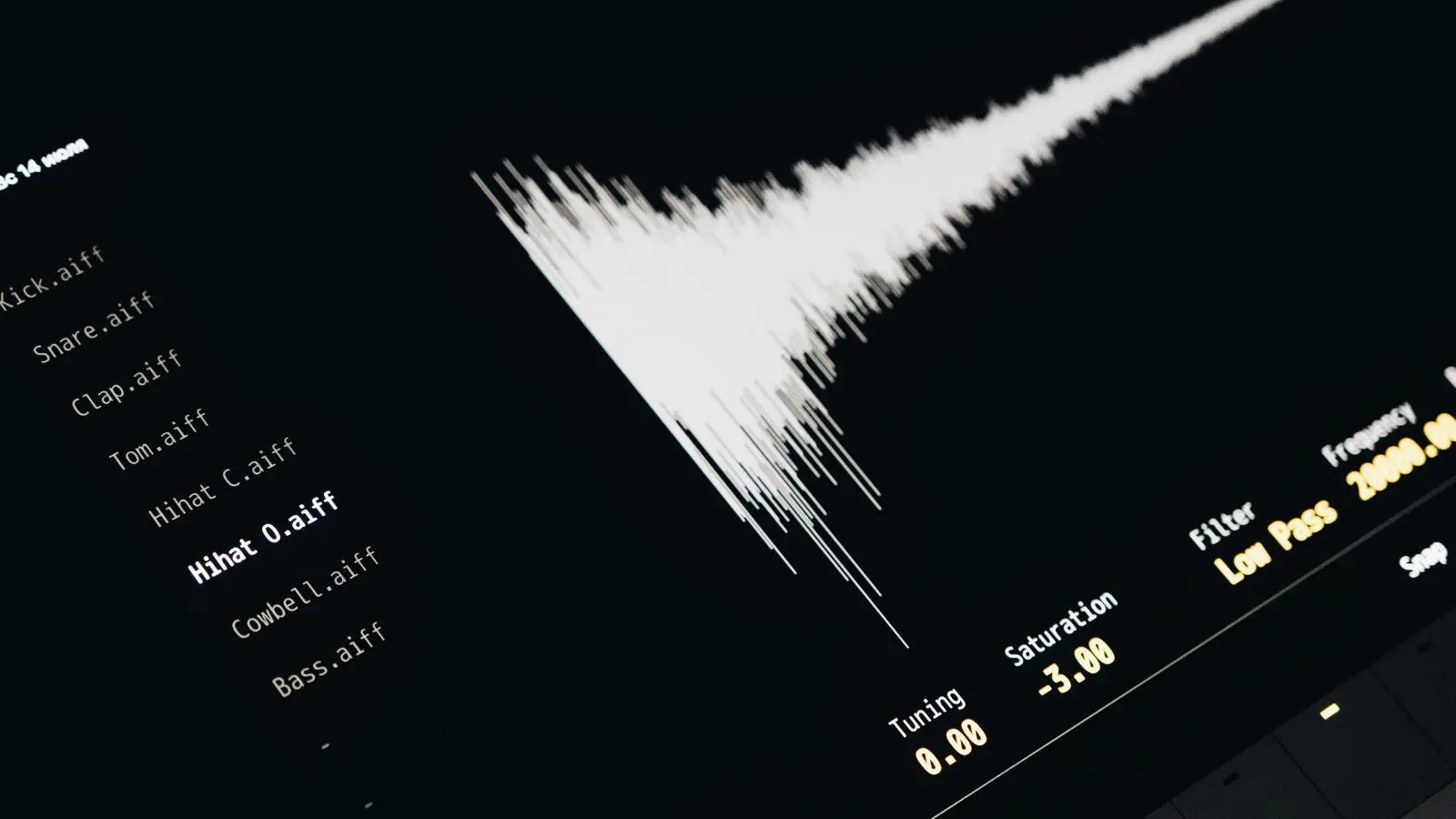 Ondas de som, simulando a IA que devolveu a voz para britânica.