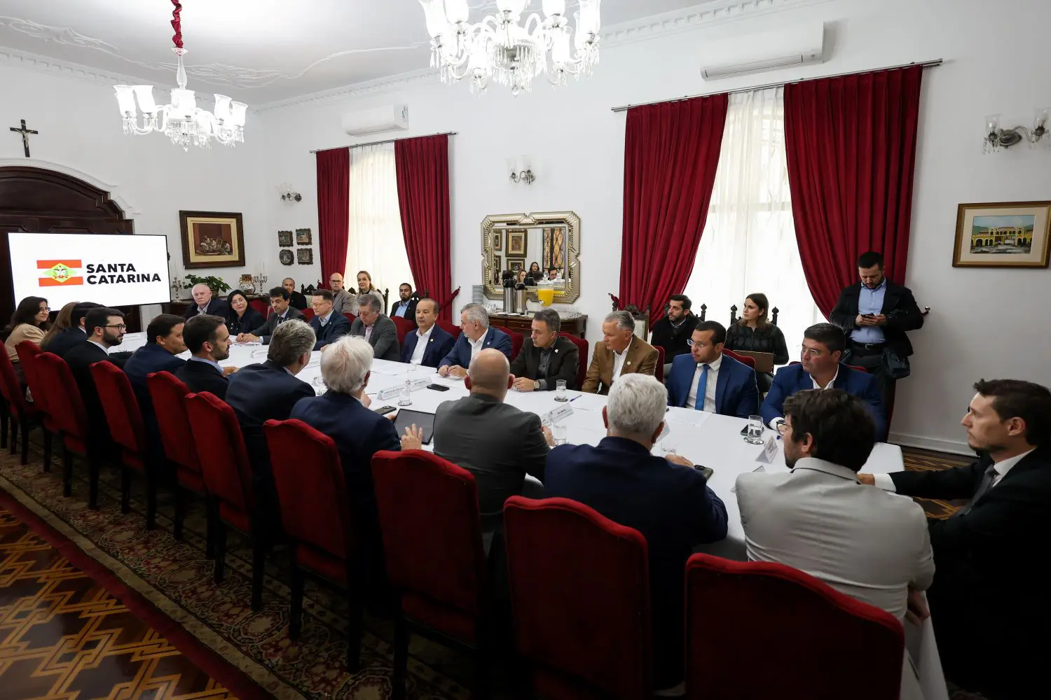 Em julho, um encontro de governadores, em Florianópolis (SC), resultou em uma carta-manifesto em defesa da infraestrutura ferroviária da Região Sul