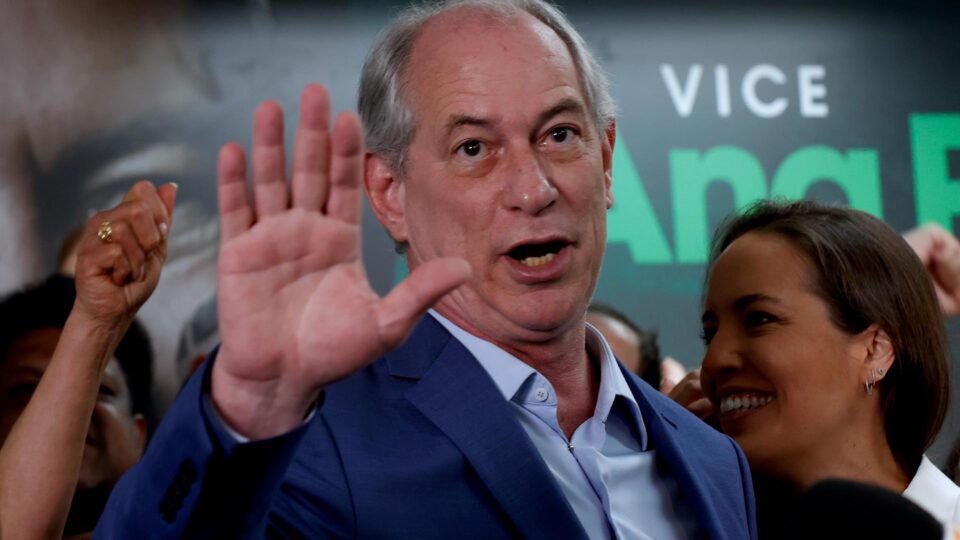 PSDB tenta reposicionar o centro na disputa presidencial com Ciro Gomes e Temer