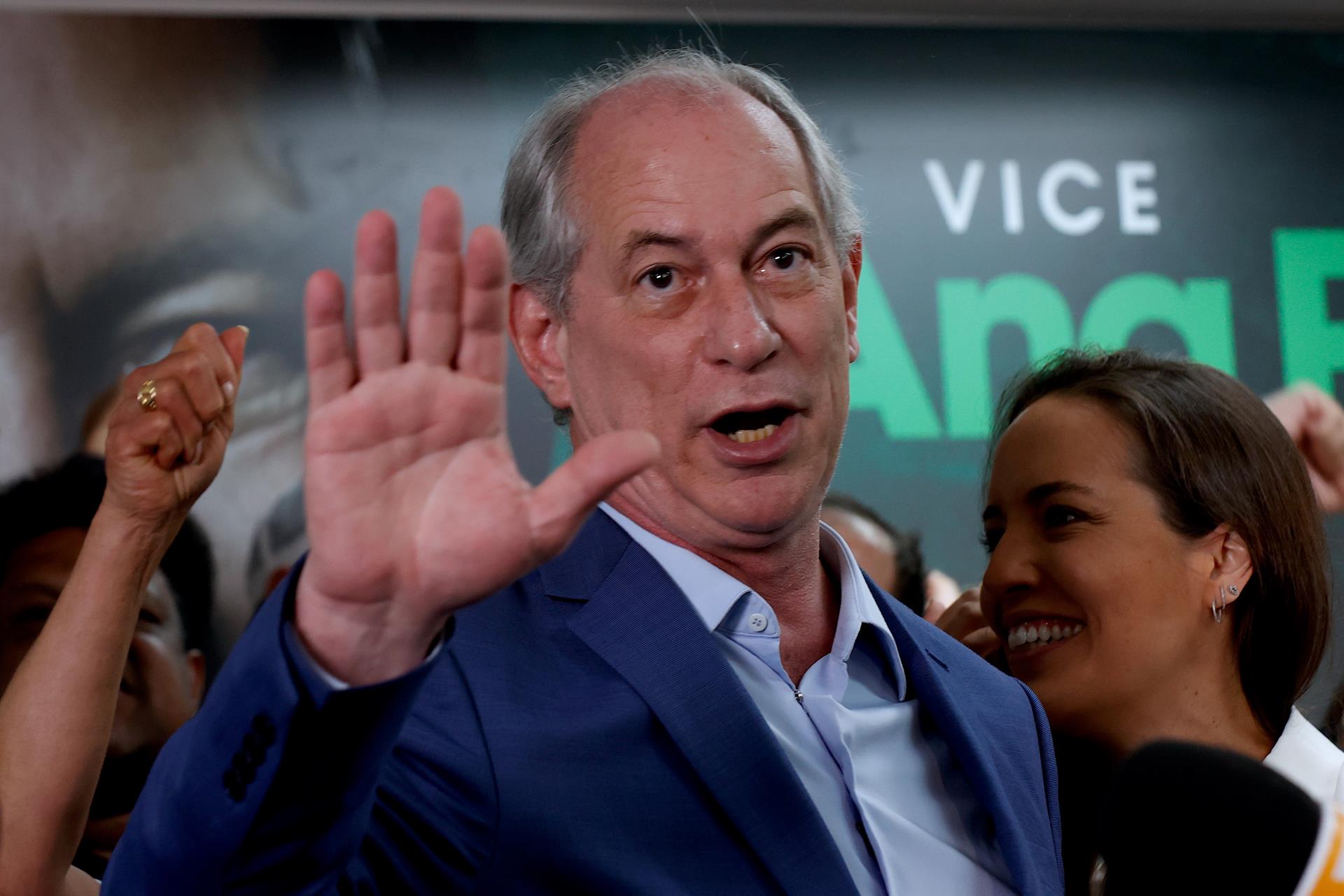 PSDB articula frente nacional de centro com Ciro Gomes e Temer