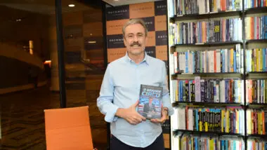 Em "O Grande Circo", seu novo livro, Guilherme Fiuza disseca a crise e a manipulação no noticiário contemporâneo