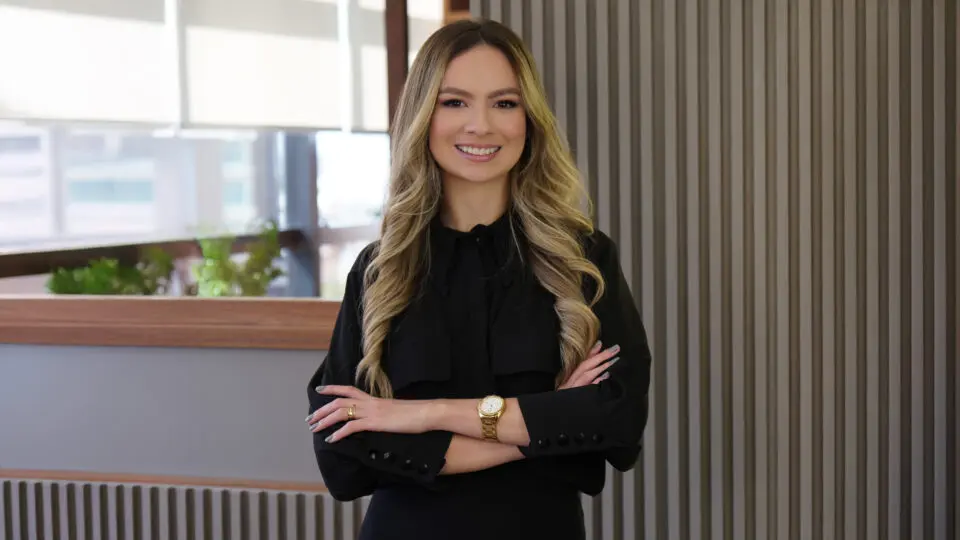 Com a Dra. Monichara M. Moccelin Langer, especialista em Direito Empresarial, entenda a importância de um Acordo de Sócios bem elaborado. Proteja sua sociedade e assegure o futuro do seu negócio!