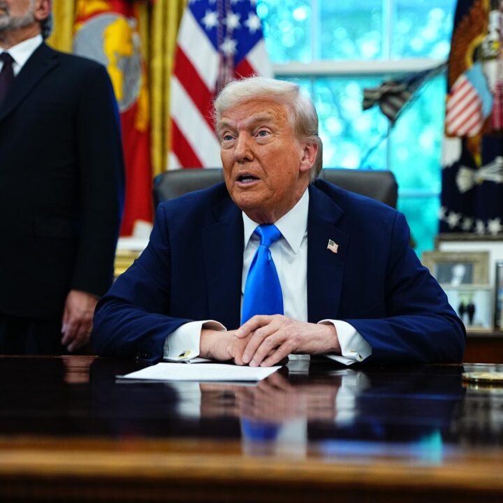 Espanha deveria ser expulsa da Otan, diz Trump