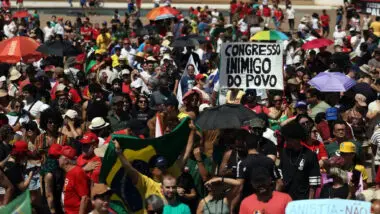 Protesto da esquerda no Brasil terá participação de artistas contra a anistia.