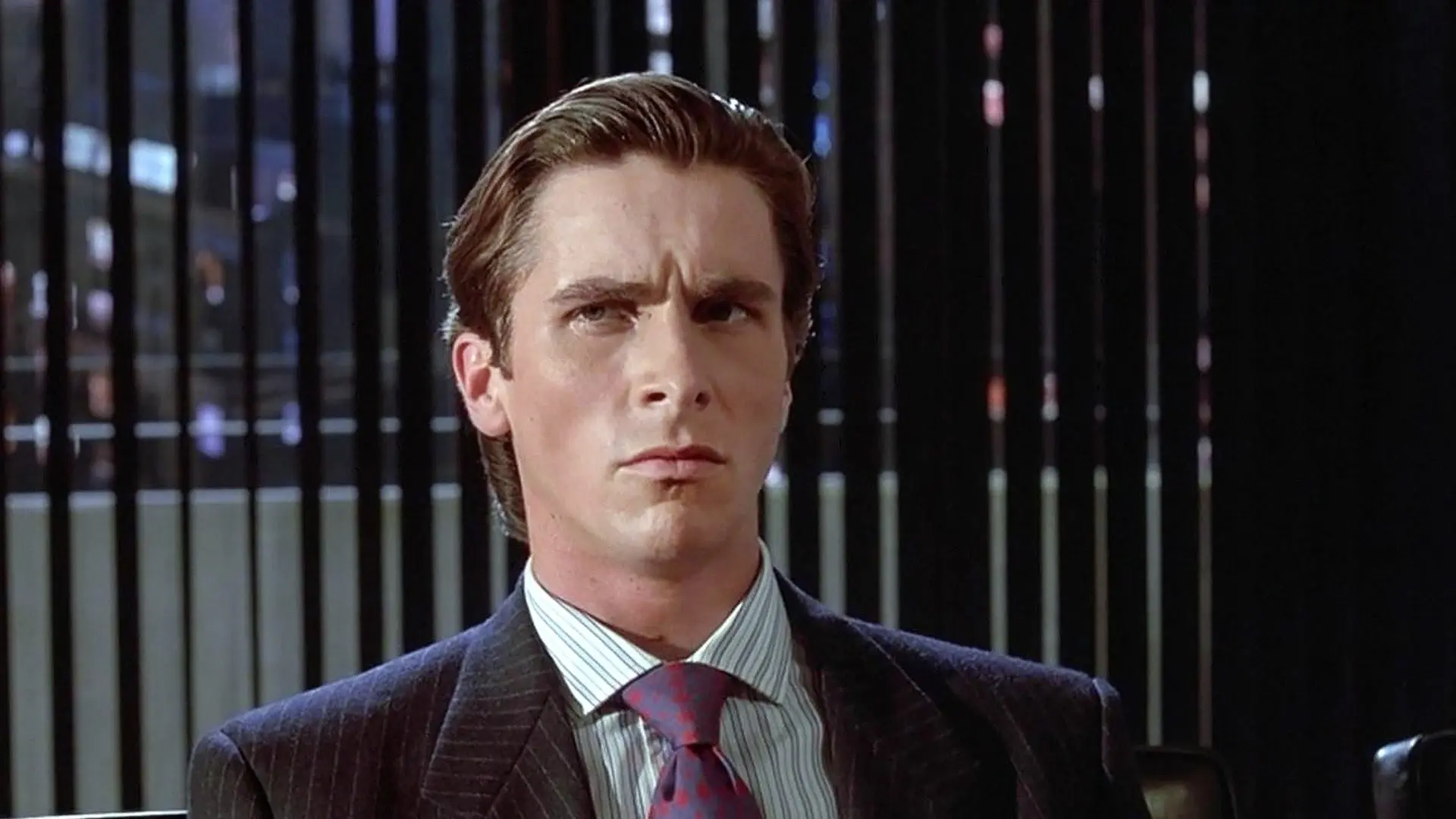 O ator Christian Bale no papel de Patrick Bateman em "Psicopata Americano"