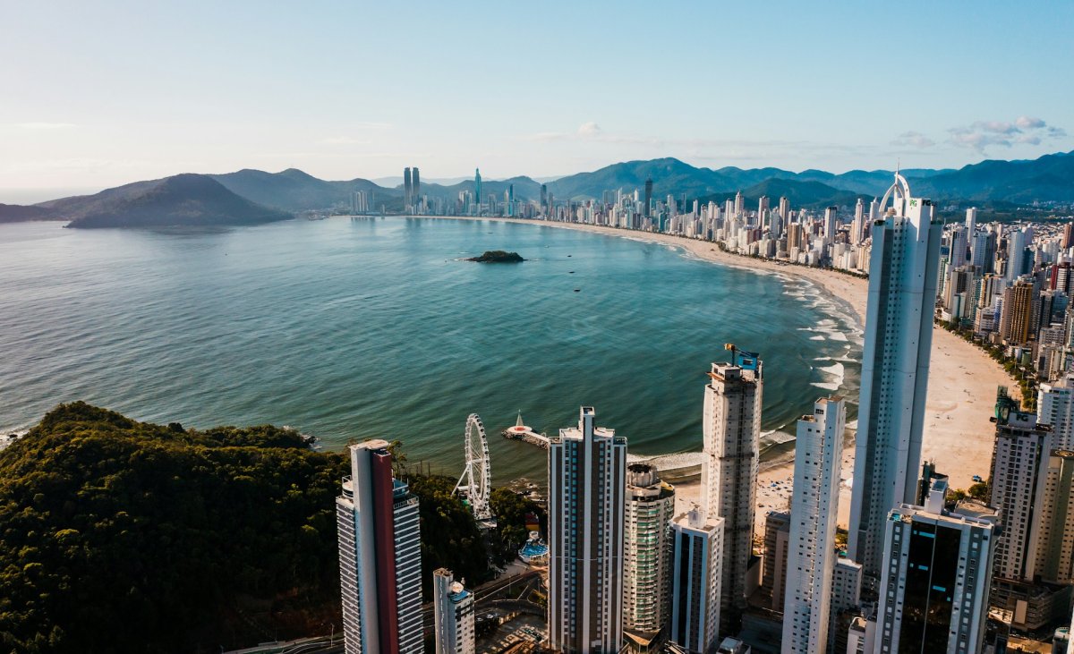 Balneário Camboriú é um dos destinos preferidos de quem se mudou para Santa Catarina.
