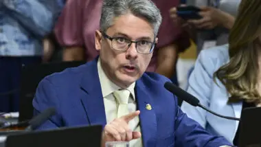 Relator diz que PEC da Imunidade é “abrigo para criminosos” e recomenda rejeição