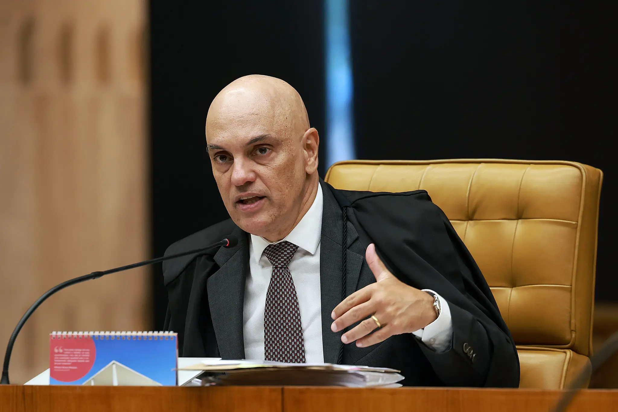 PGR denuncia ex-prefeito que sugeriu colocar Moraes em guilhotina