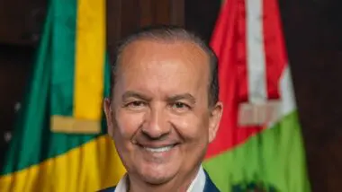 Jorginho Mello lidera pesquisa para o governo de SC