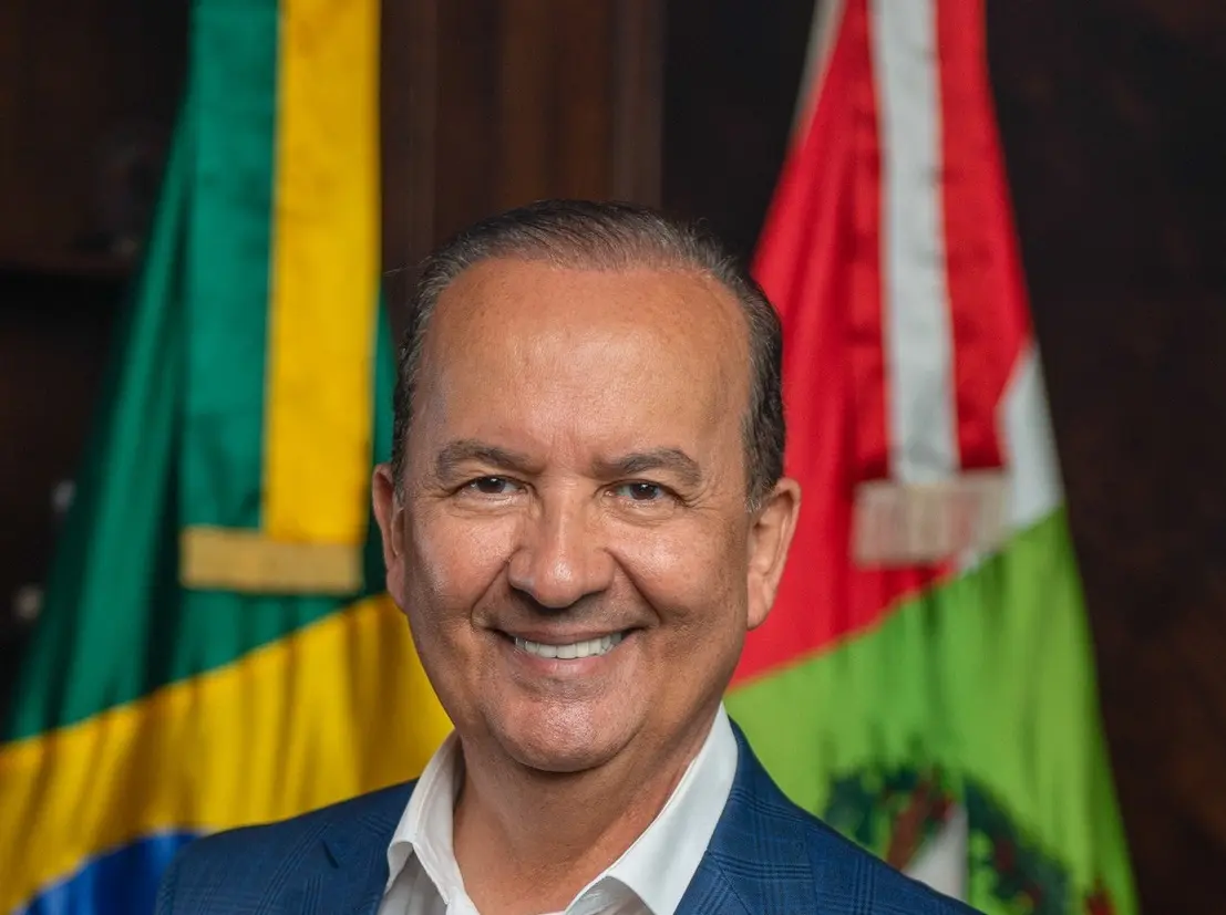 Jorginho Mello lidera pesquisa para o governo de SC