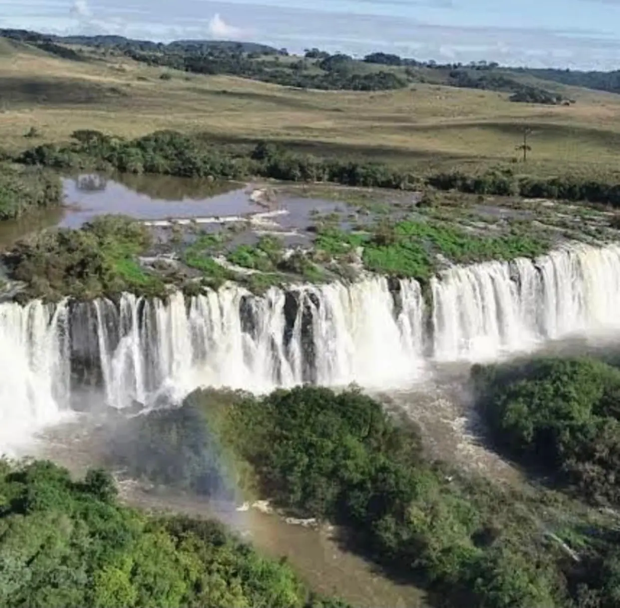 Cartão-postal do Planalto Serrano, o Salto do Rio Caveiras, em Lages (SC), combina beleza natural, fácil acesso e é palco de lazer, esportes e registros fotográficos.