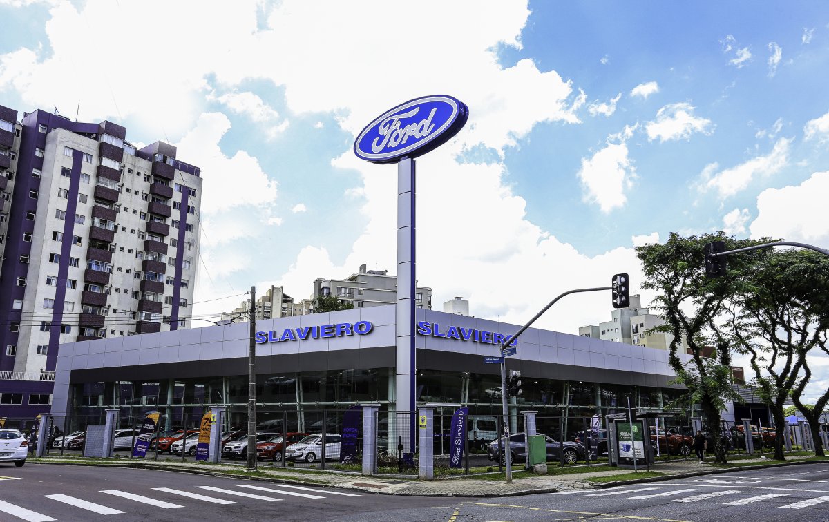 Ford Slaviero foi fudnada em 1945 em Irati.