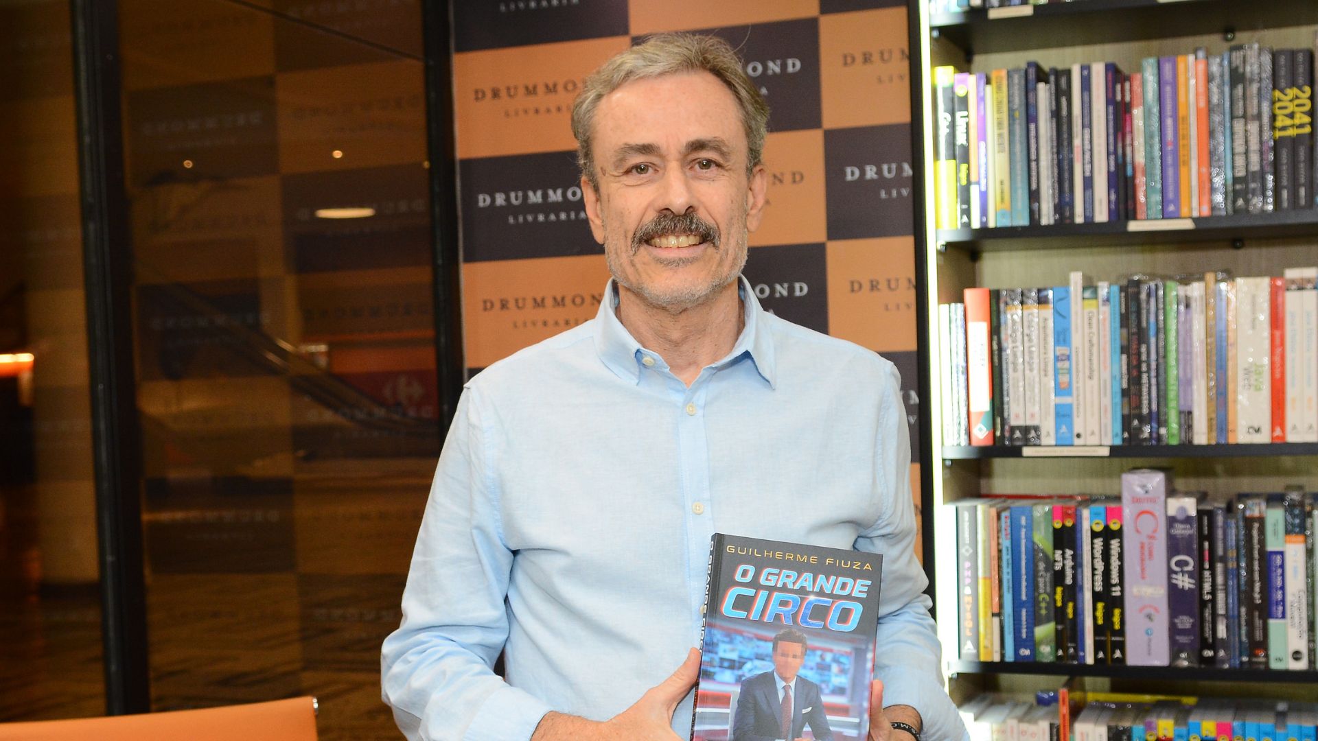 Guilherme Fiuza está lançando &#8220;O Grande Circo&#8221;.