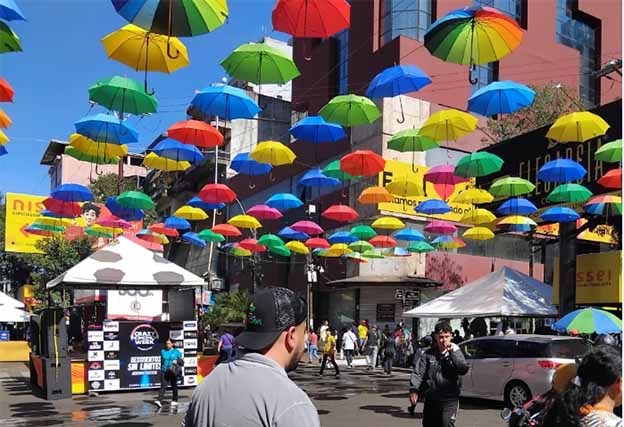 Comércio de Ciudad del Este se prepara para a maratona da Black Friday com lojas que vão permanecer abertas 24 horas.